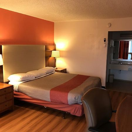 Regency Inn And Conference Center Clinton Екстер'єр фото