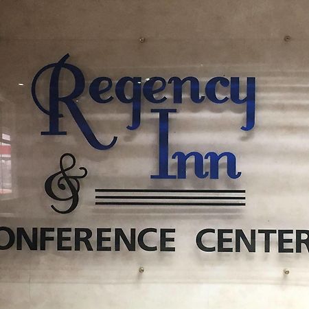 Regency Inn And Conference Center Clinton Екстер'єр фото
