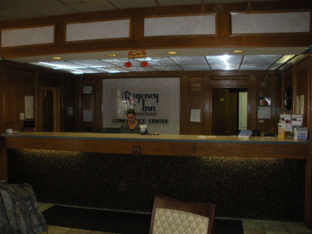 Regency Inn And Conference Center Clinton Екстер'єр фото