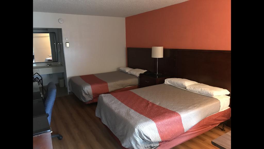 Regency Inn And Conference Center Clinton Екстер'єр фото