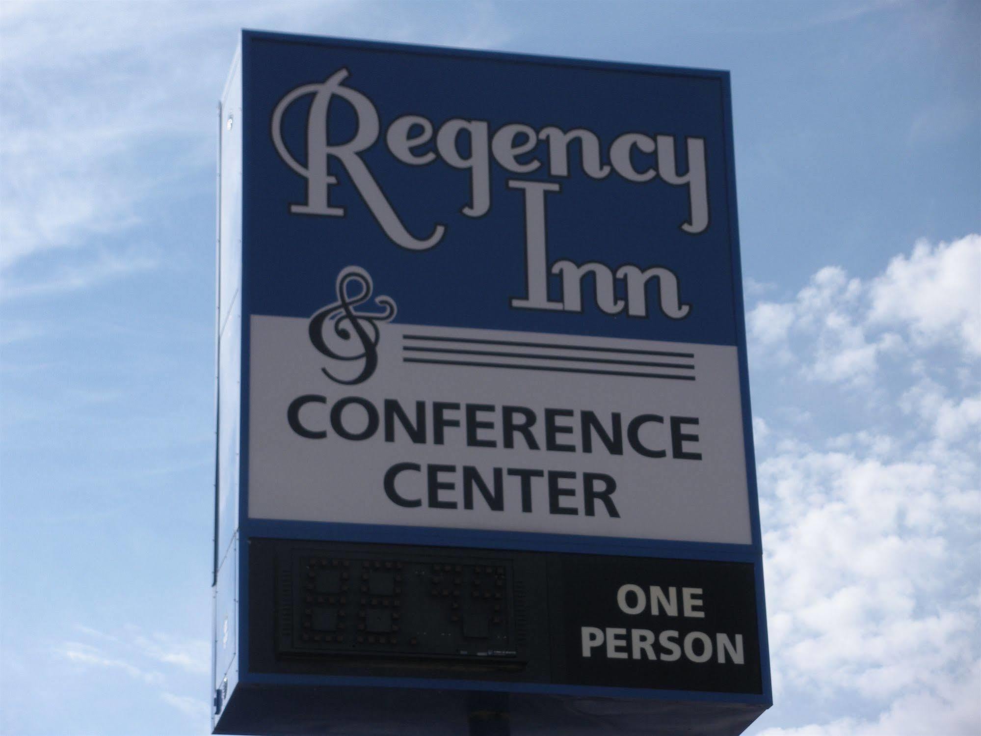 Regency Inn And Conference Center Clinton Екстер'єр фото
