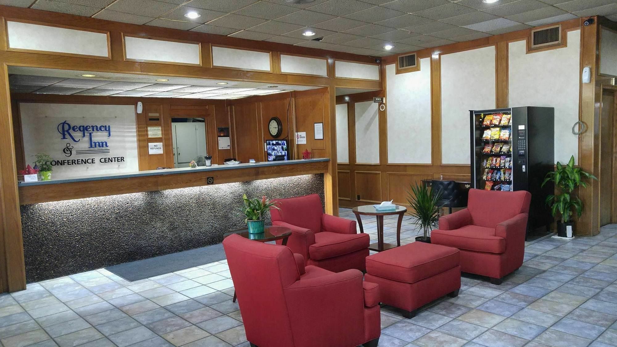 Regency Inn And Conference Center Clinton Екстер'єр фото